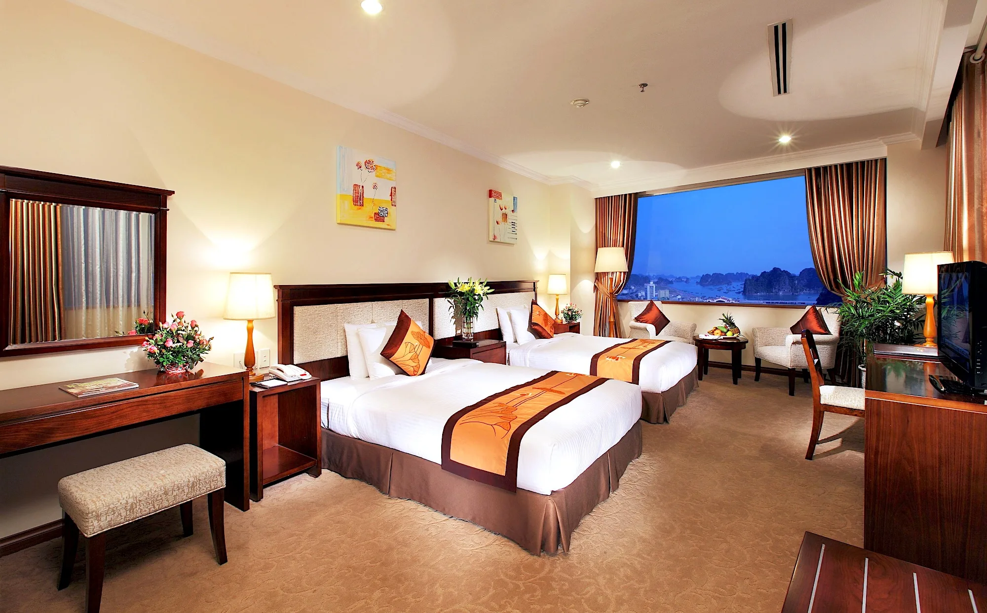 Halong DC Hotel twin room