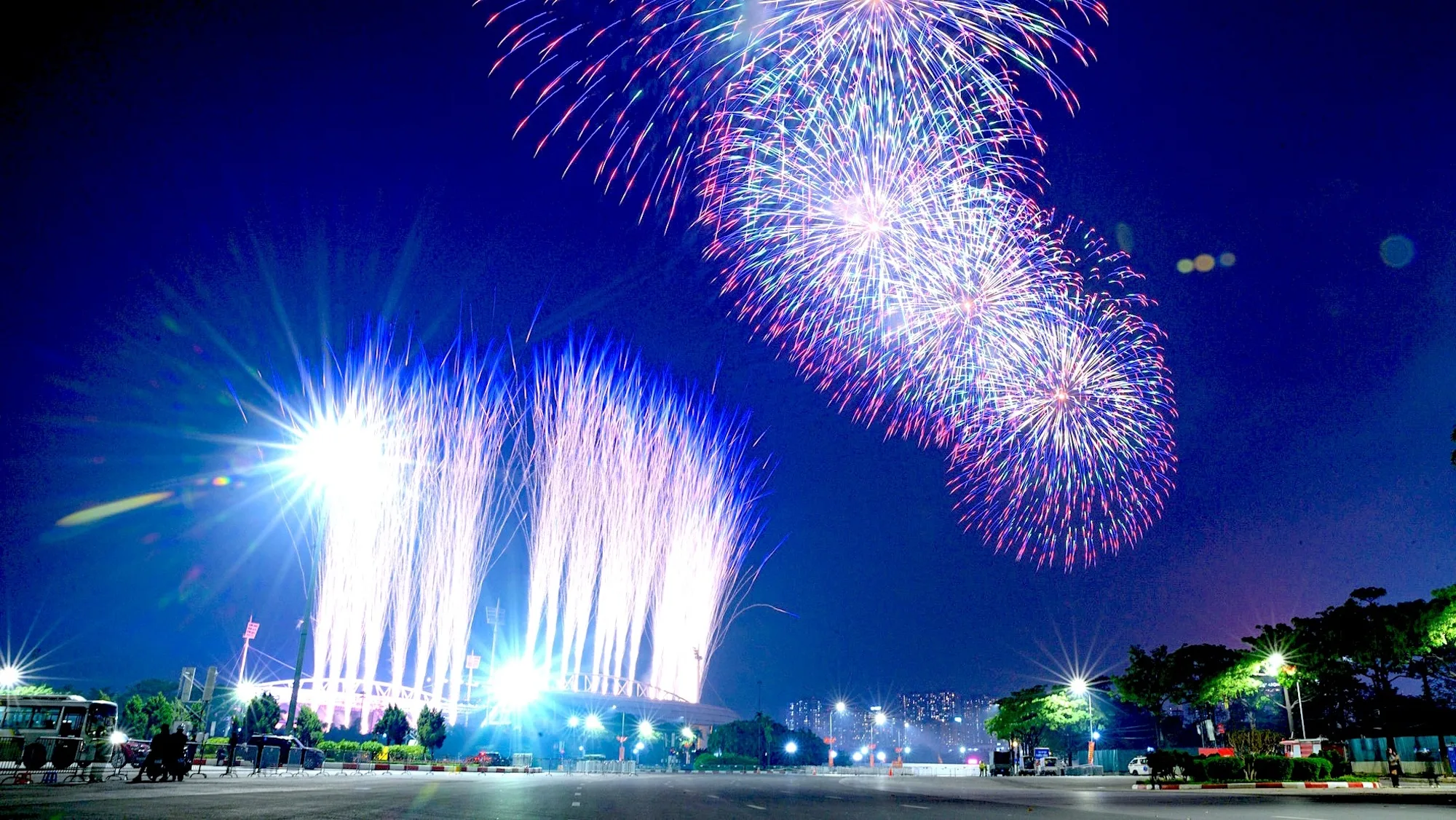 Dưới góc nhìn MICE: Vì sao Trung Tâm Hội Nghị Quốc Gia tiếp tục được chọn tổ chức Đại hội Đảng XIV? 10 Điểm bắn pháo hoa Mỹ Đình gần Trung Tâm Hội Nghị Quốc Gia